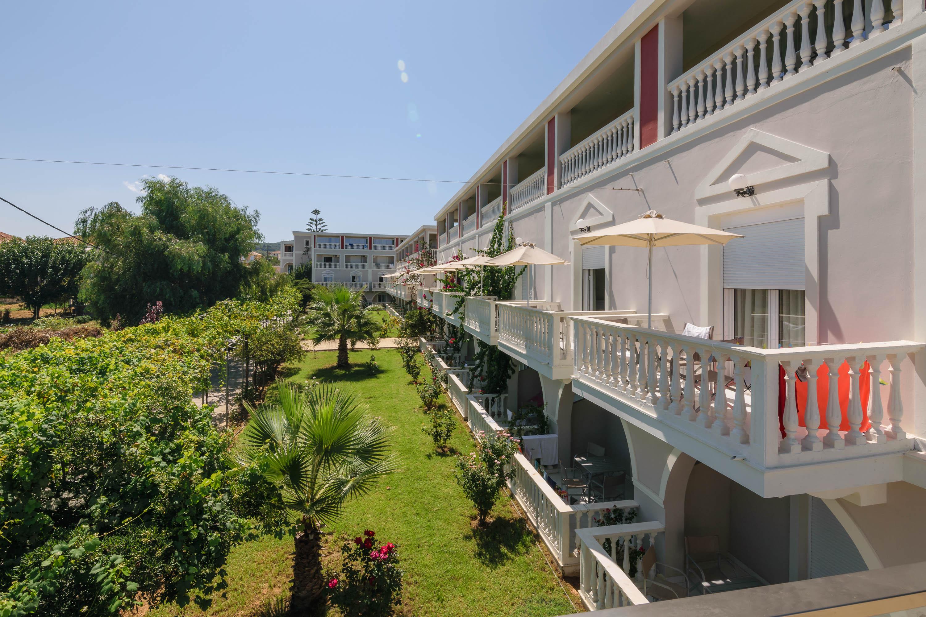 Belussi Beach Hotel & Suites Psarou  Exterior photo